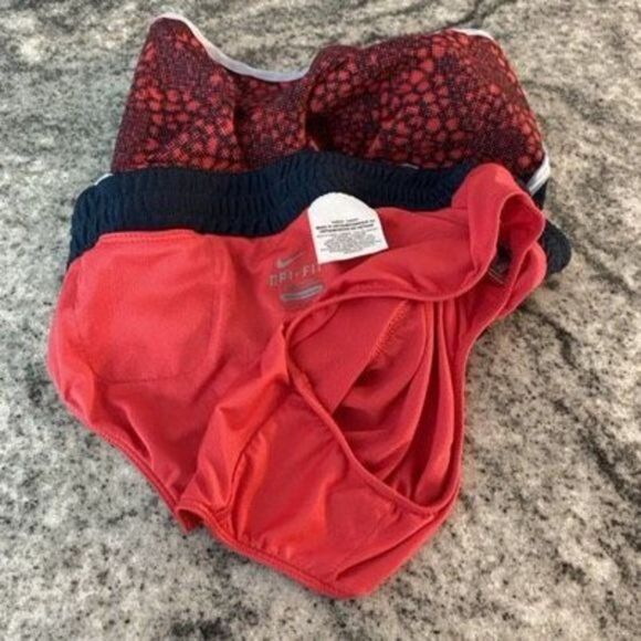 Women's Nike Medium Dri - Fit Red Black Running Shorts Training Athletic - Picture 8 of 8